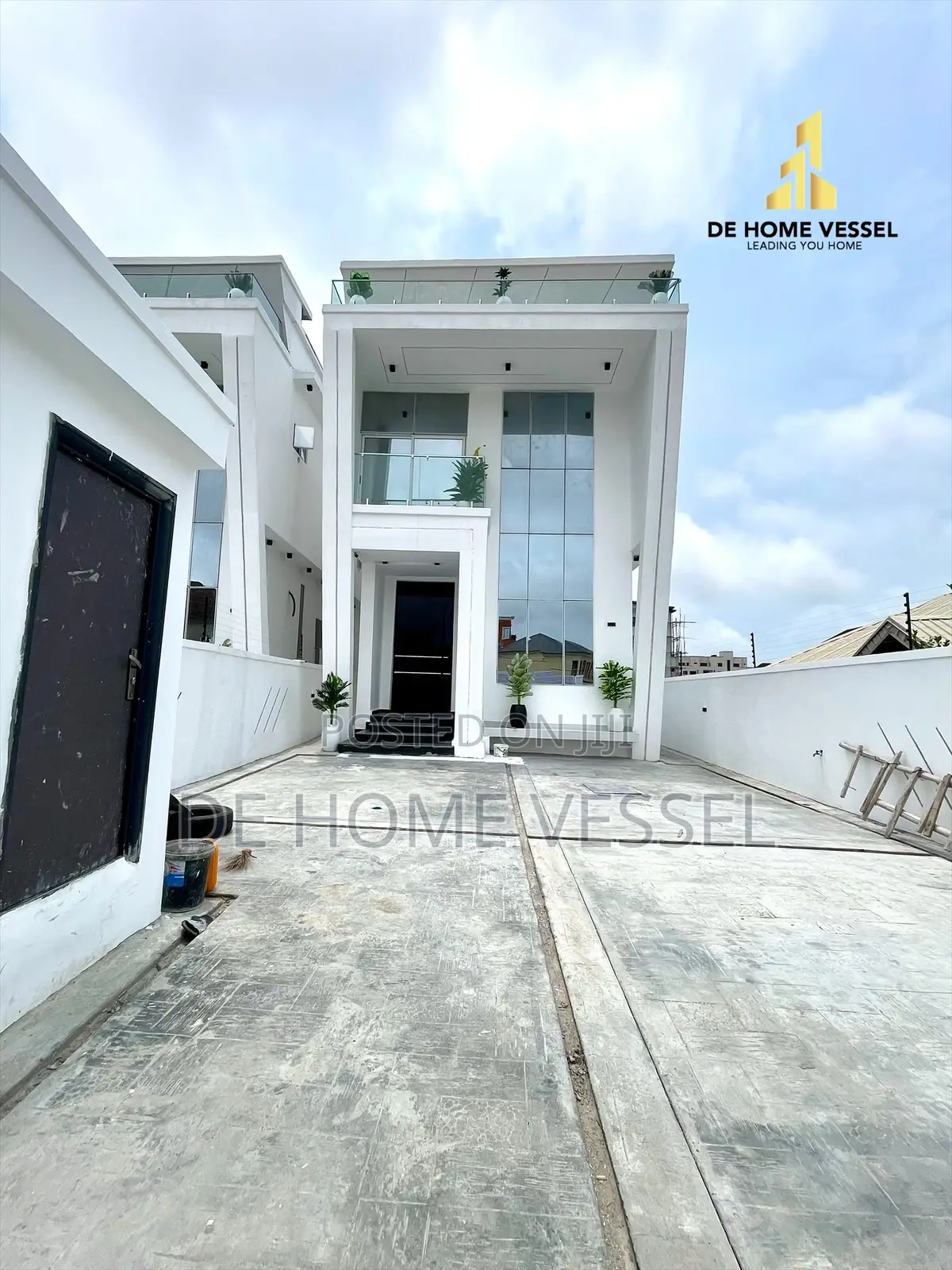 5bdrm Duplex in Ologolo for sale