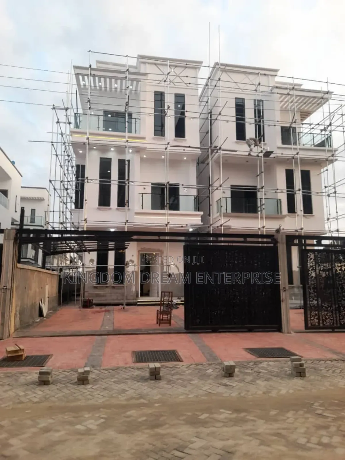 5bdrm House in Lekki for sale