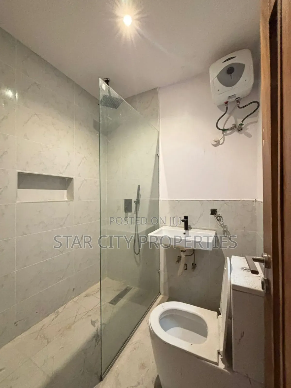 2bdrm Maisonette in Lekki Estate for sale