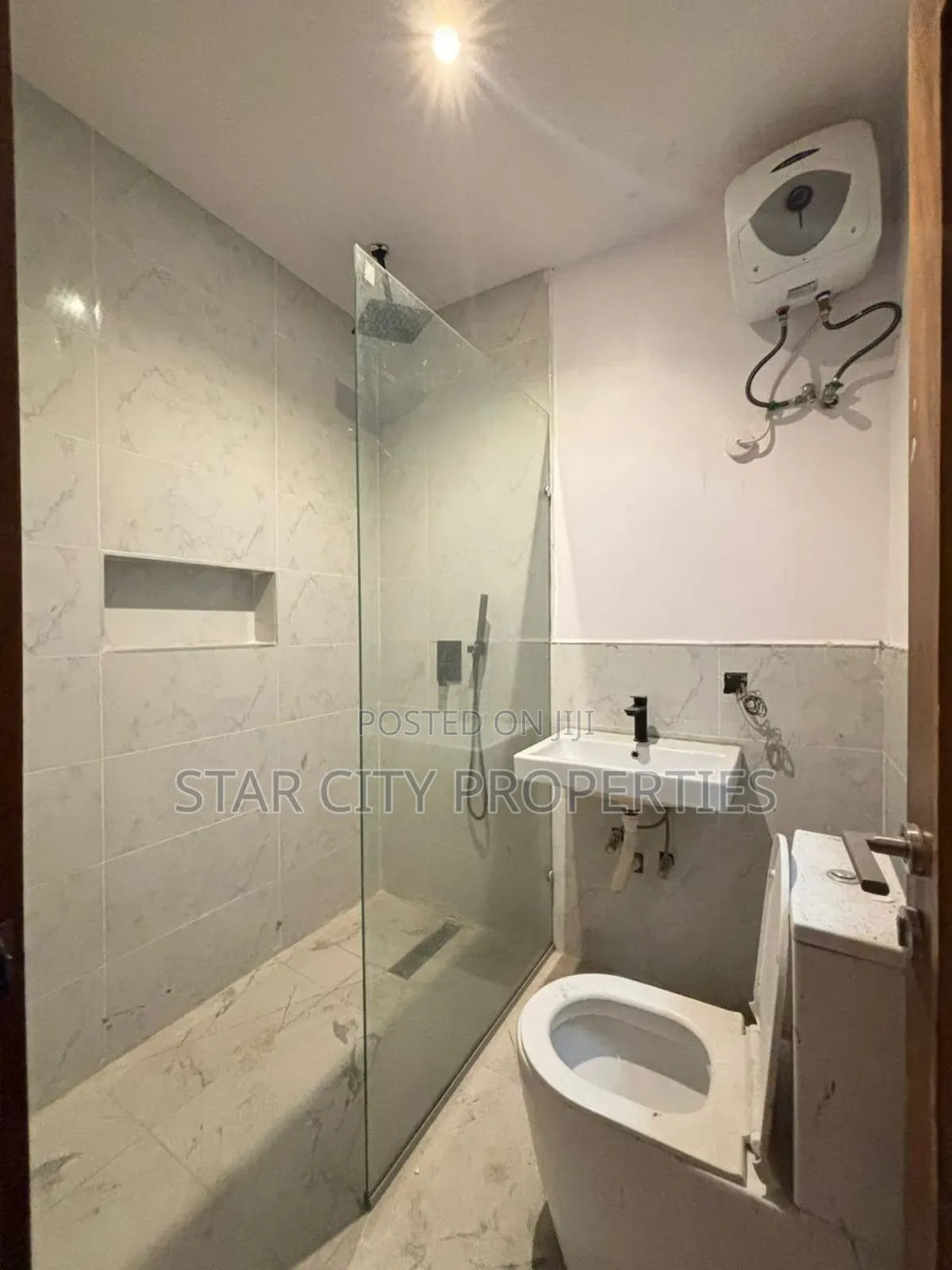 2bdrm Maisonette in Lekki Estate for sale