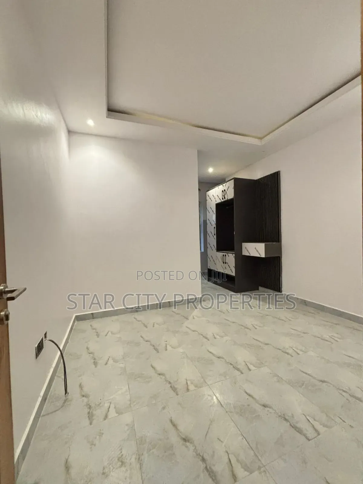 2bdrm Maisonette in Lekki Estate for sale