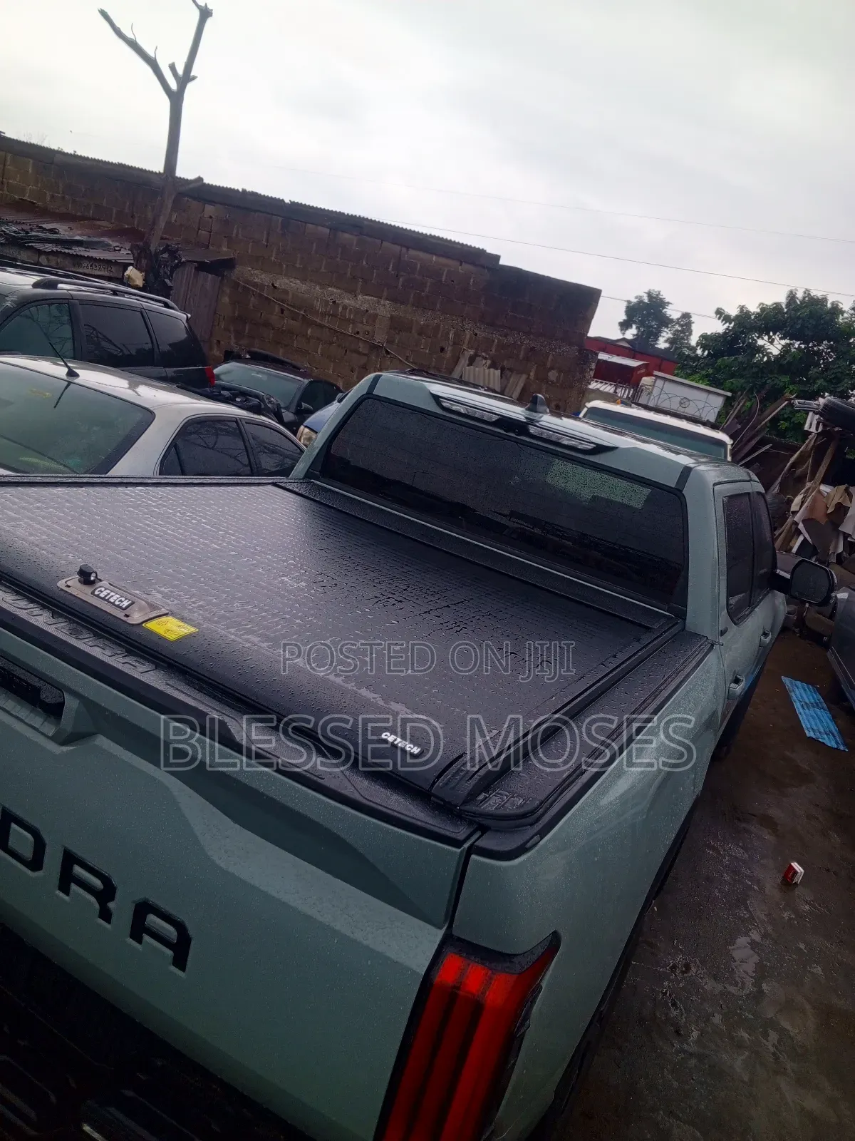 Back Cover Automotive Tundra 2025