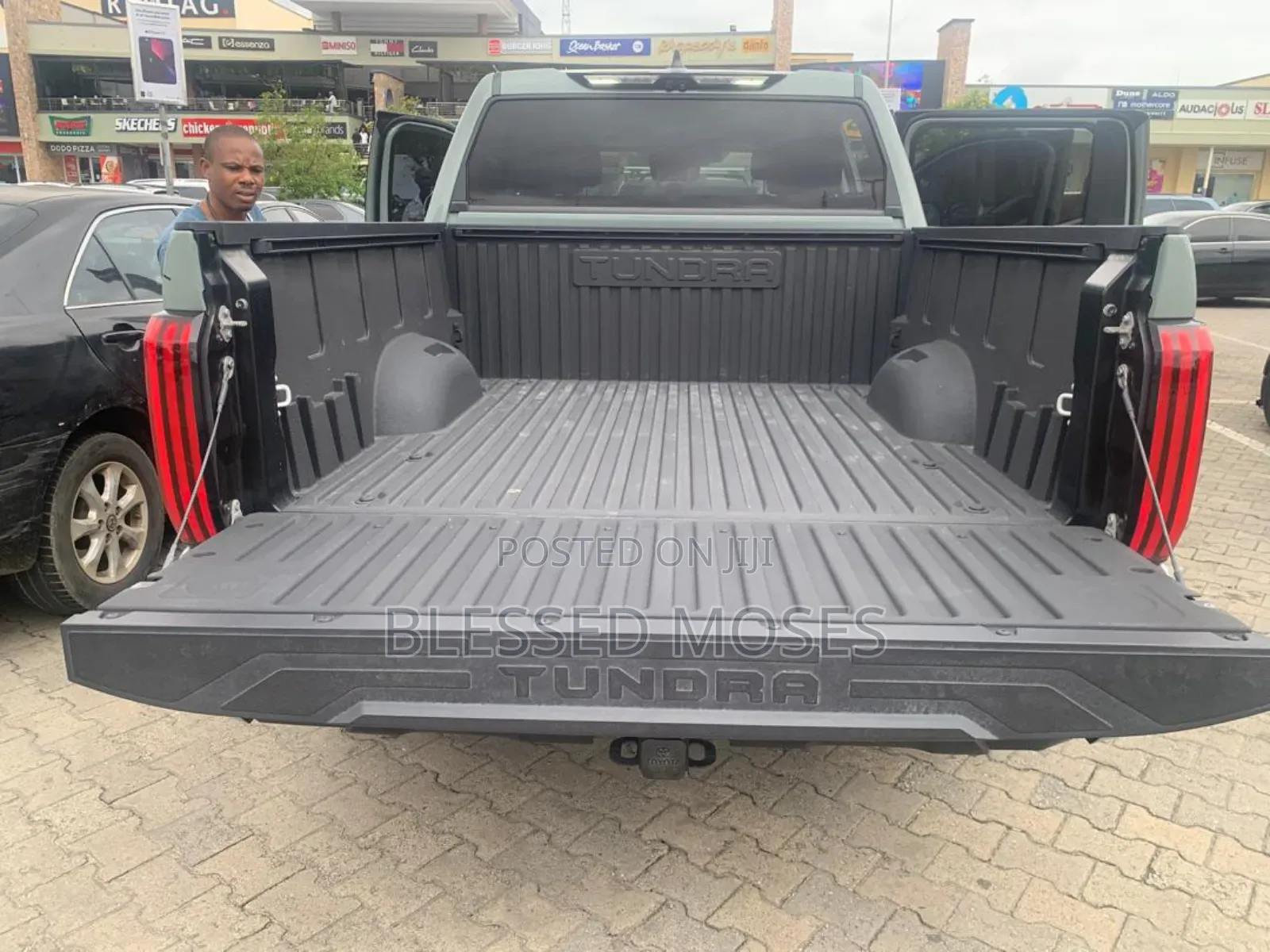 Back Cover Automotive Tundra 2025