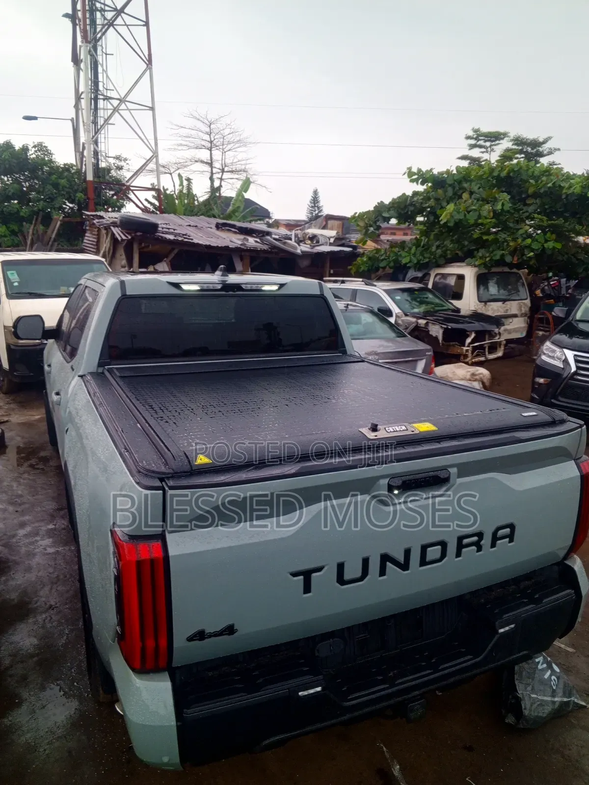Back Cover Automotive Tundra 2025