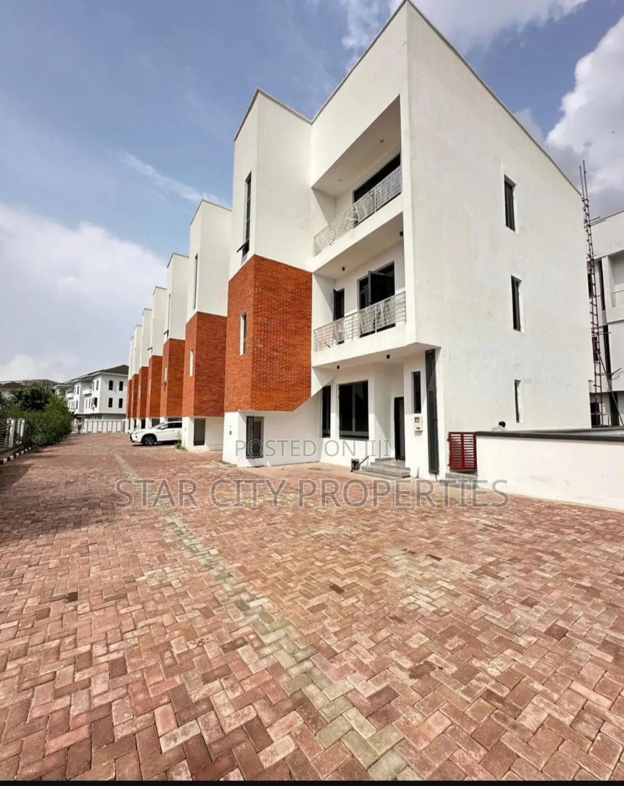 4bdrm Duplex in Lekki 1 for sale