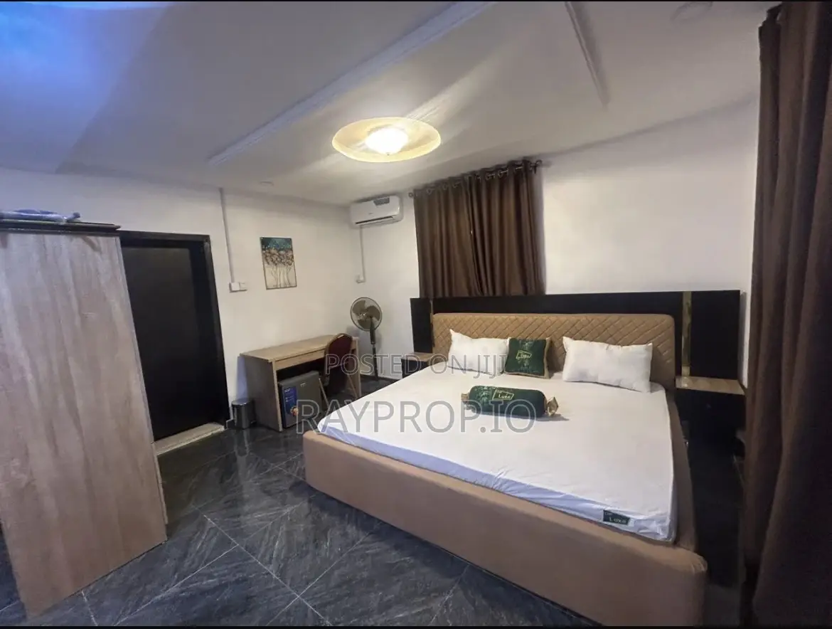 986502rb - Studio Shortlet in Magodo Phase 1