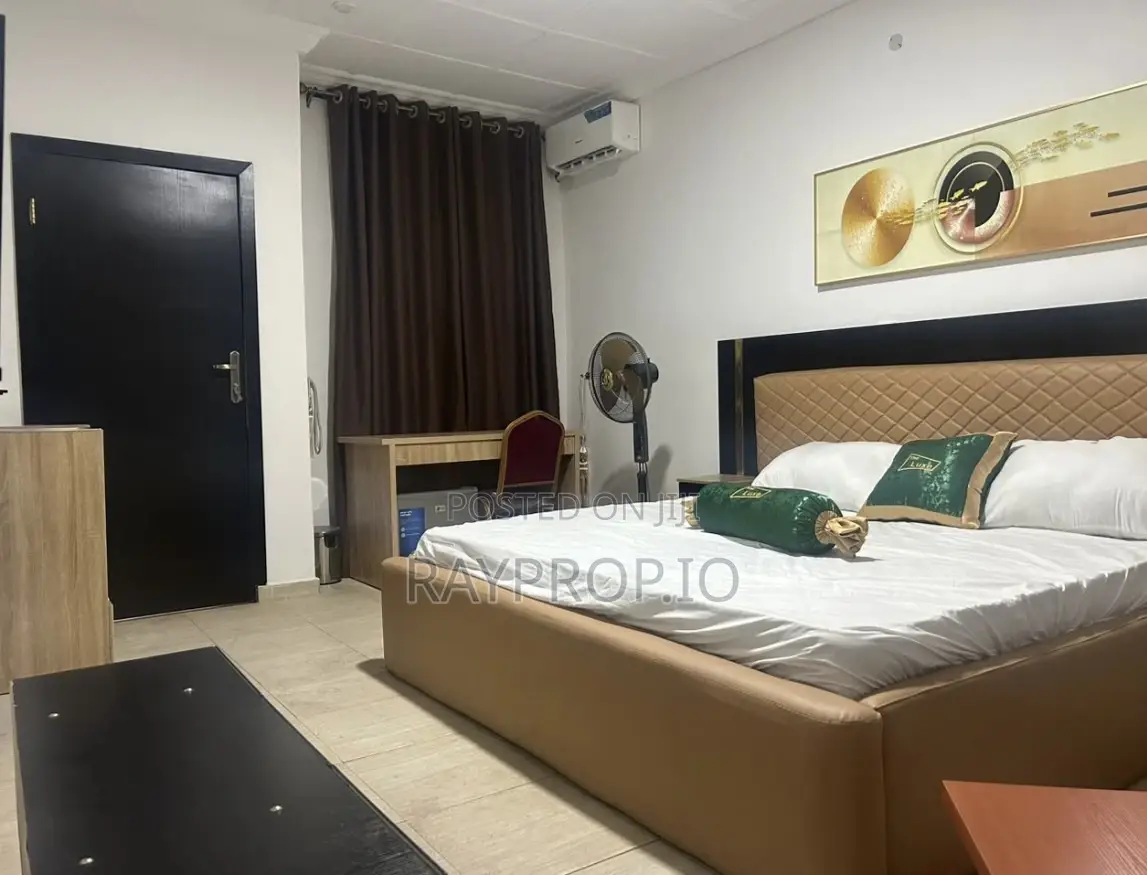 253672yu - Studio Shortlet in Magodo Phase 1