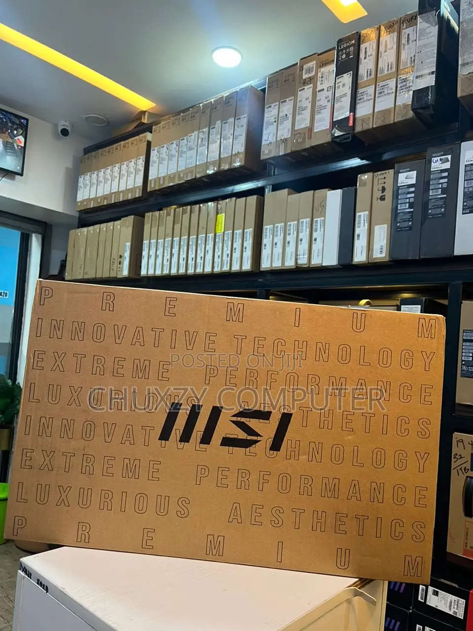 New Laptop MSI Vector 16 HX AI A2XWIG 16GB Intel Core Ultra 7 SSD 512GB