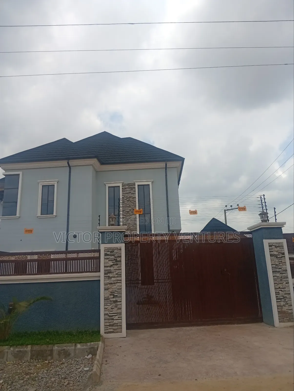 4bdrm Duplex in Kubwa for sale