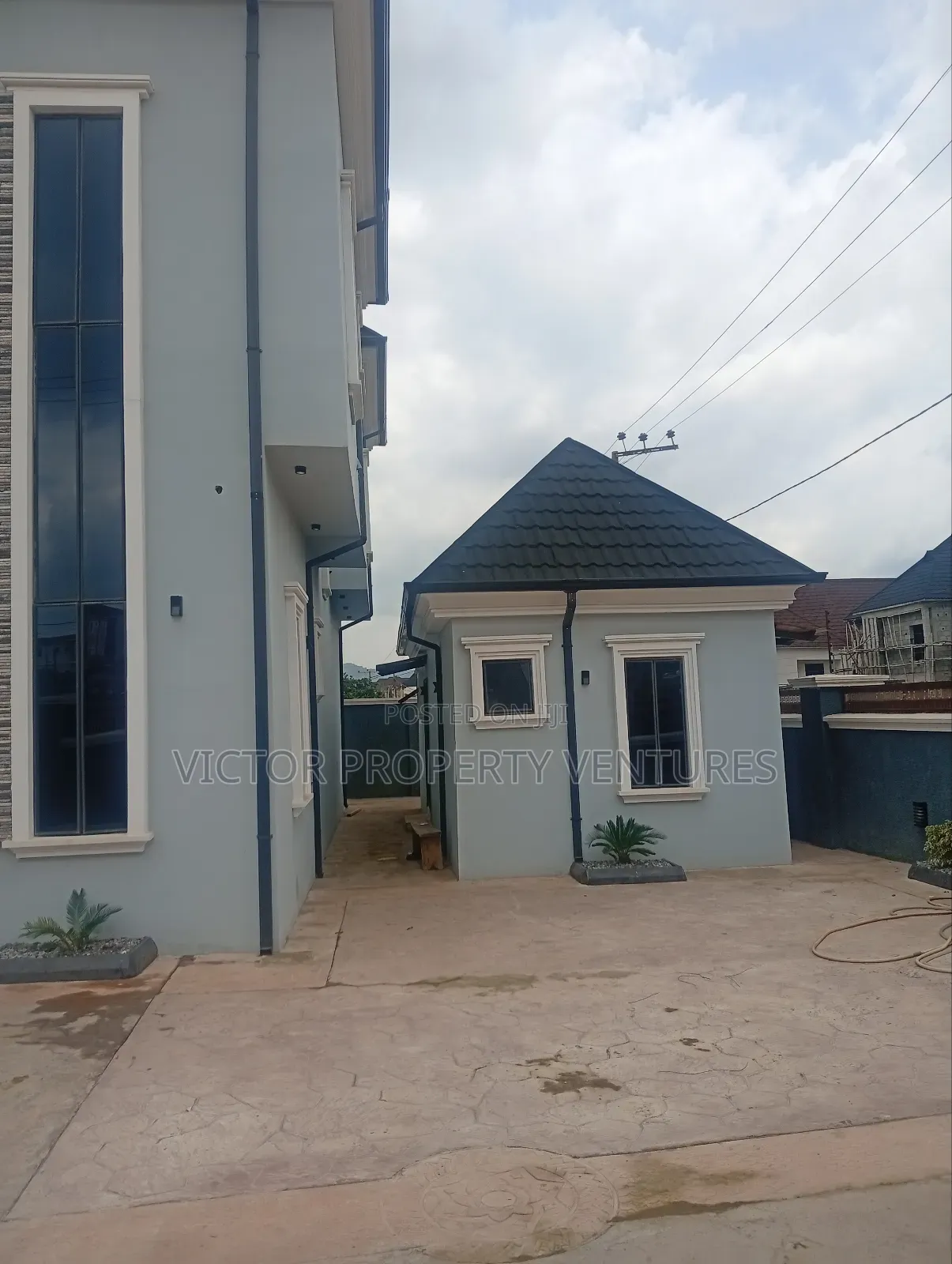 4bdrm Duplex in Kubwa for sale