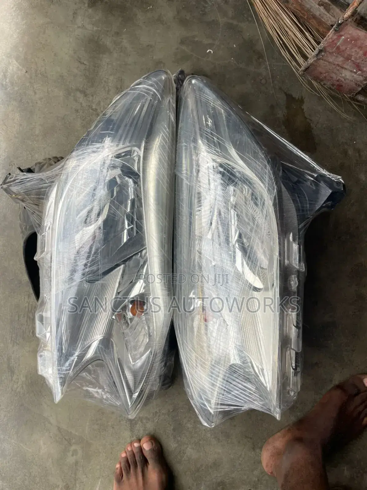 Headlight Nissan Versa