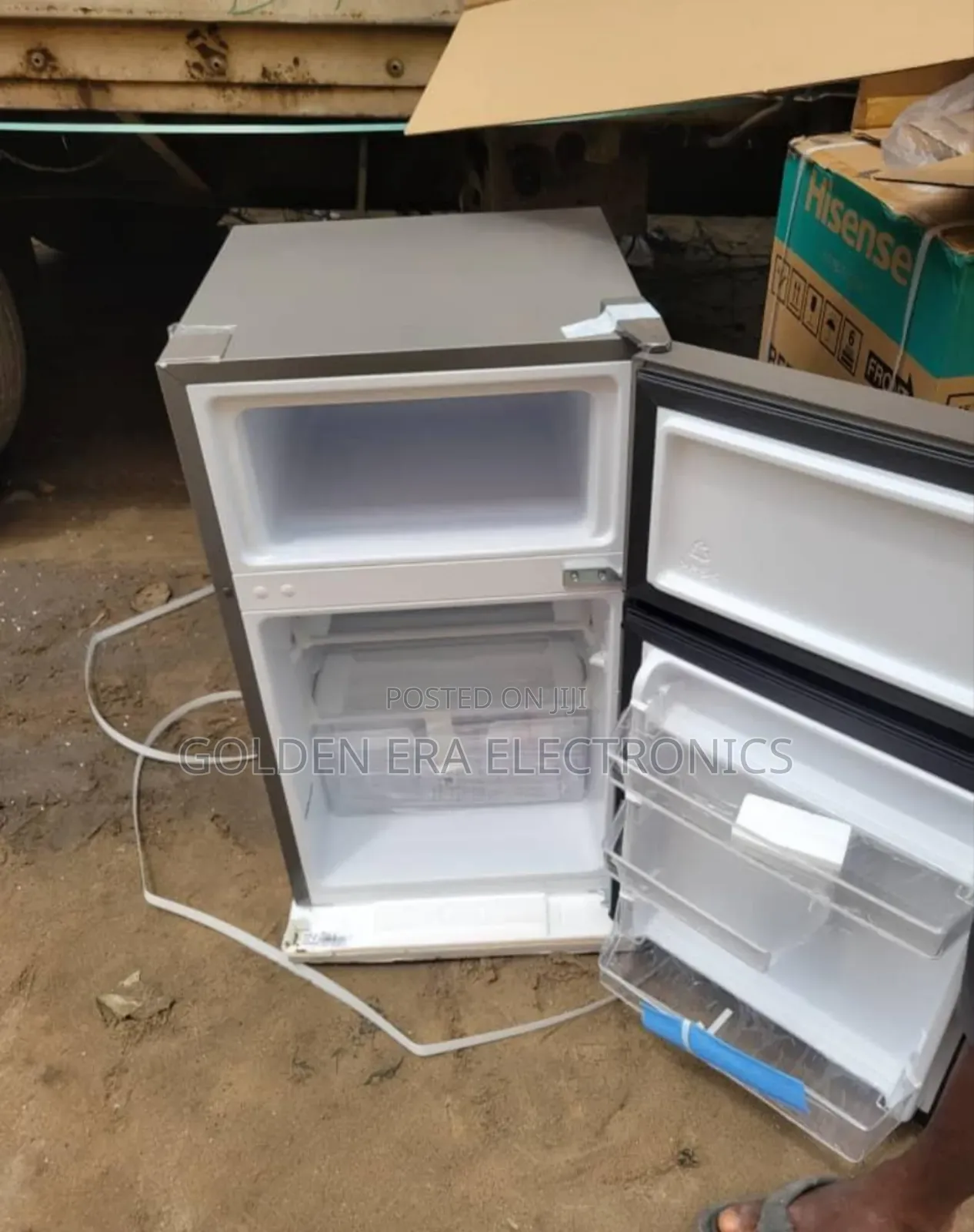 Hisense Double Door Fridge (Table Top Size)