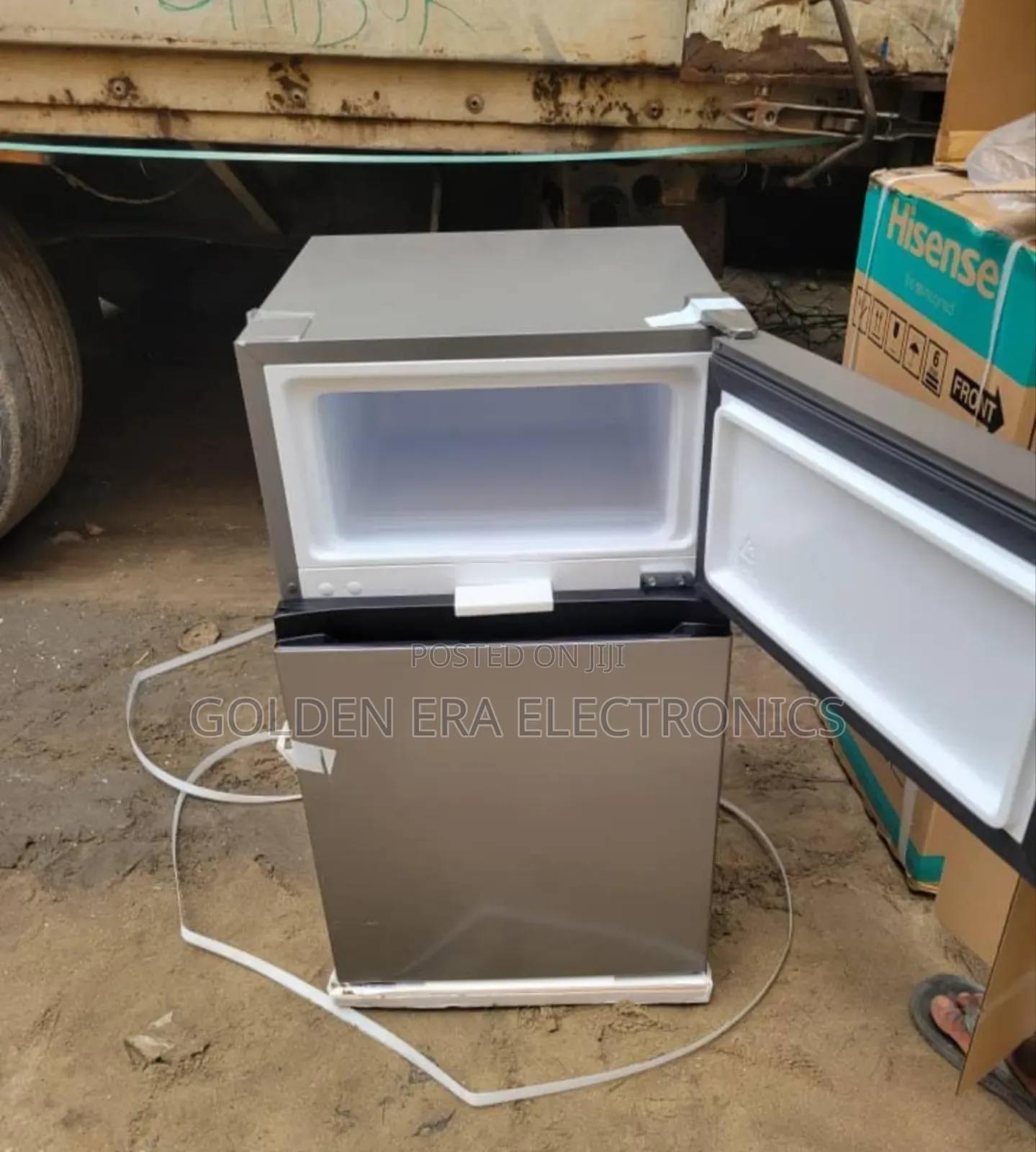 Hisense Double Door Fridge (Table Top Size)