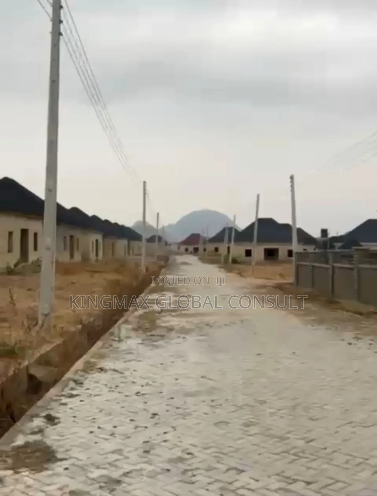 3bdrm Bungalow In 300 Units Of 3, Idu Industrial For Sale