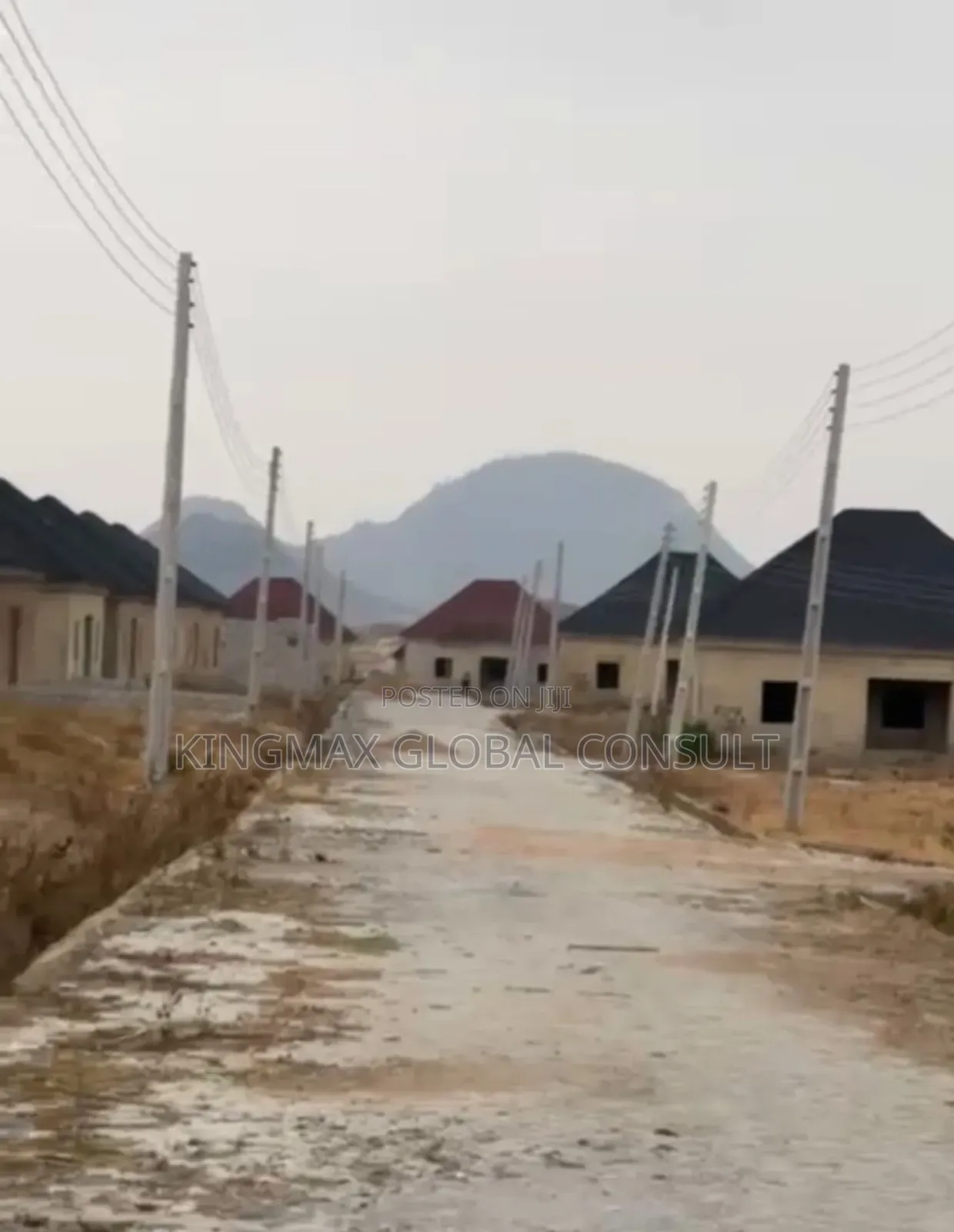 3bdrm Bungalow In 300 Units Of 3, Idu Industrial For Sale