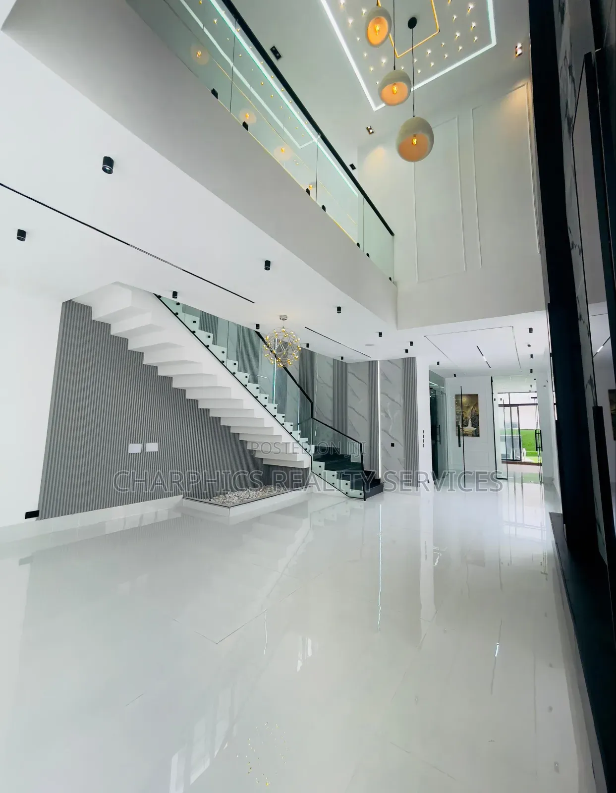5bdrm Duplex in Lekki Phase 2 for sale