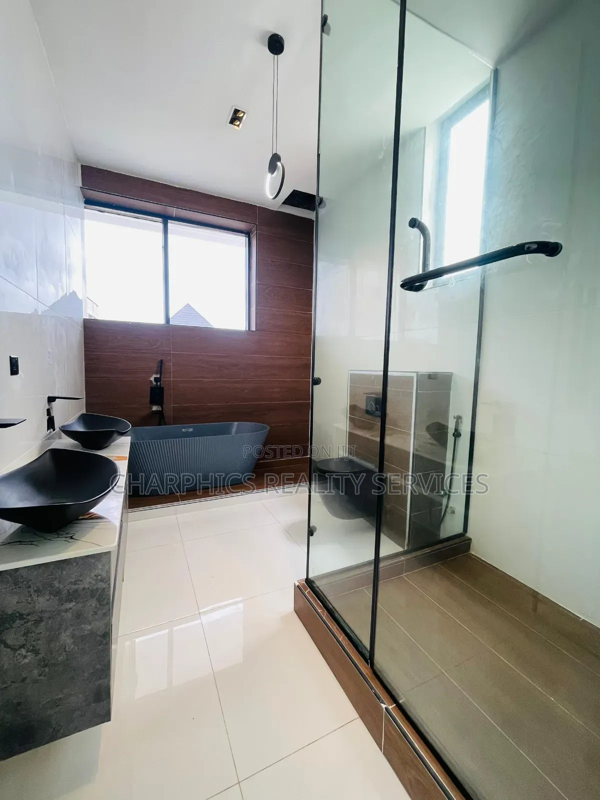 5bdrm Duplex in Lekki Phase 2 for sale