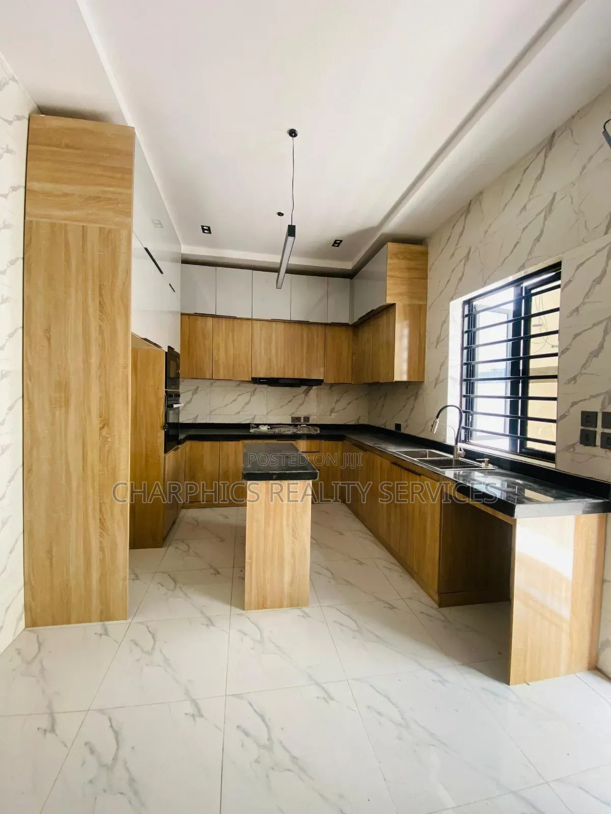 4bdrm Duplex in Lekki Phase 2 for sale