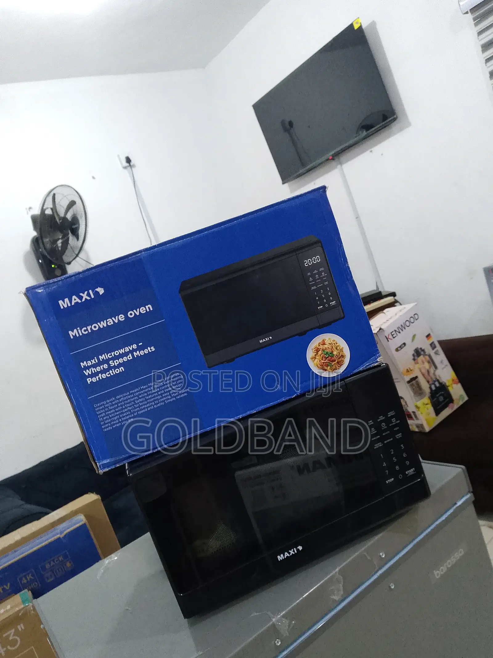 Modern Maxi Microwave With Glass Turntable