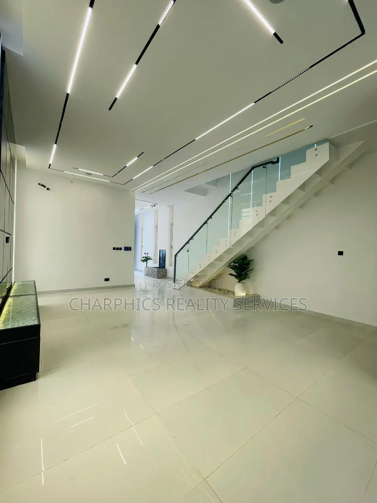 5bdrm Duplex in Ologolo for sale