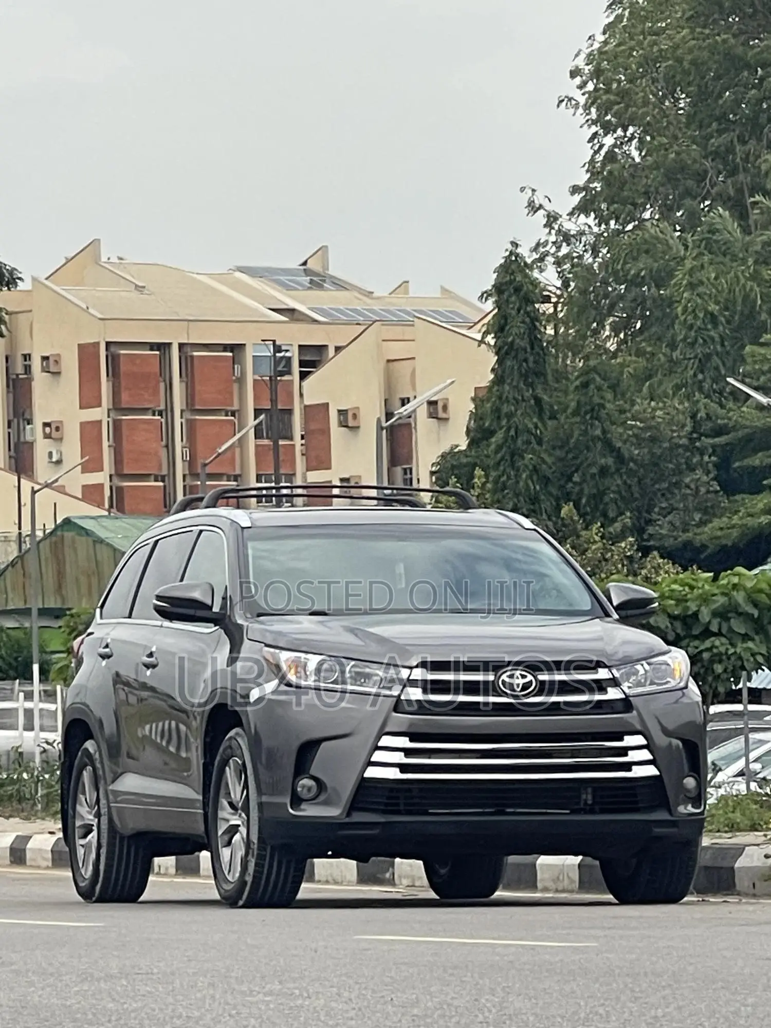 Toyota Highlander XLE 4dr SUV AWD (3.5L 6cyl 6A) 2015 Gray
