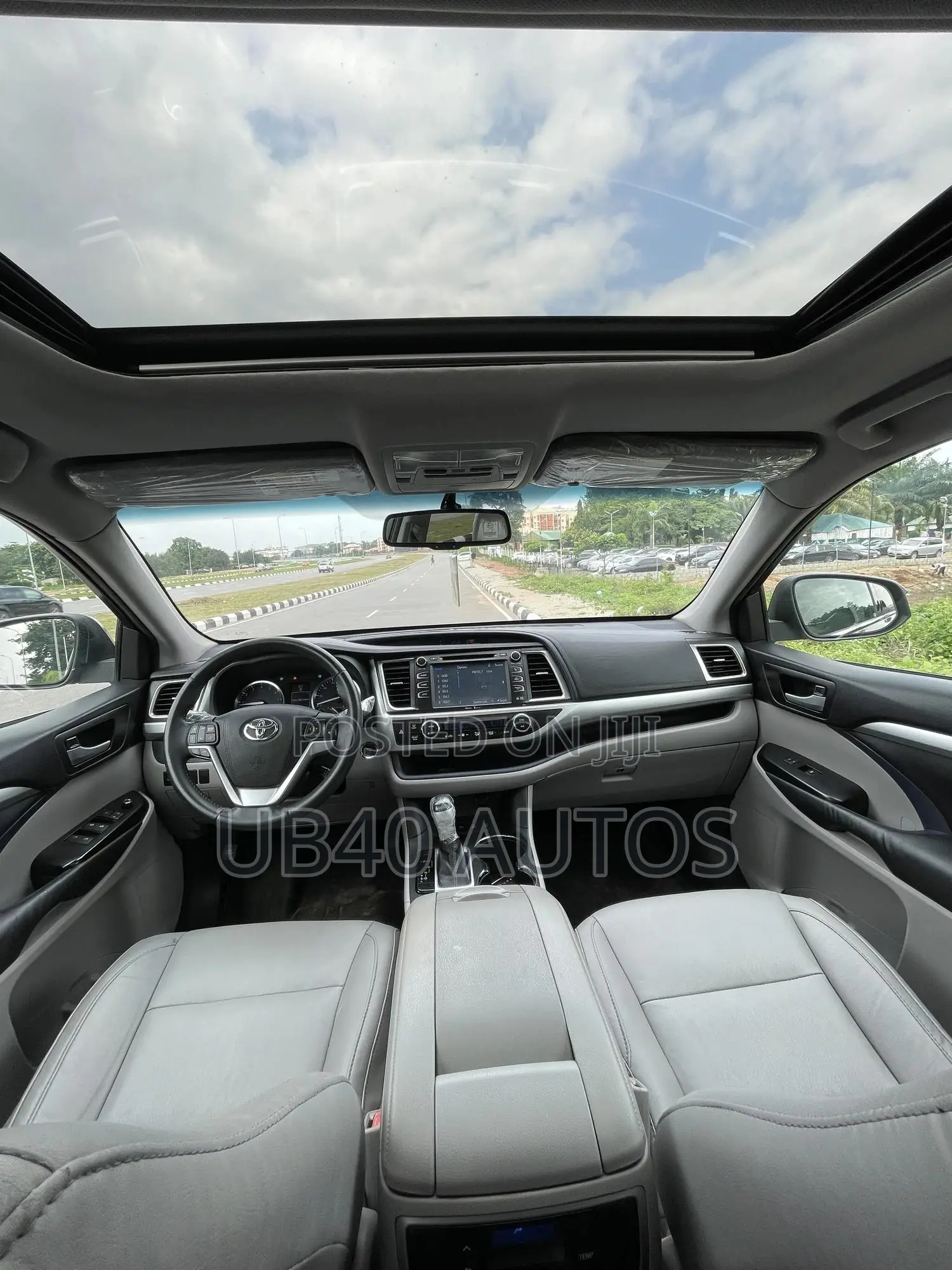 Toyota Highlander XLE 4dr SUV AWD (3.5L 6cyl 6A) 2015 Gray