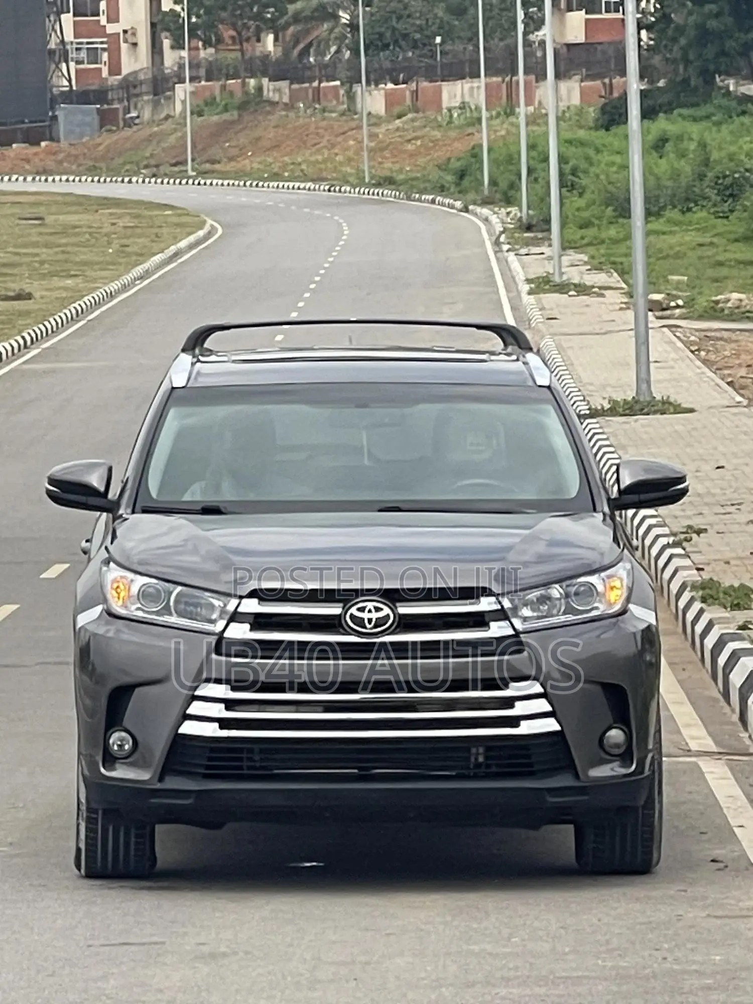 Toyota Highlander XLE 4dr SUV AWD (3.5L 6cyl 6A) 2015 Gray