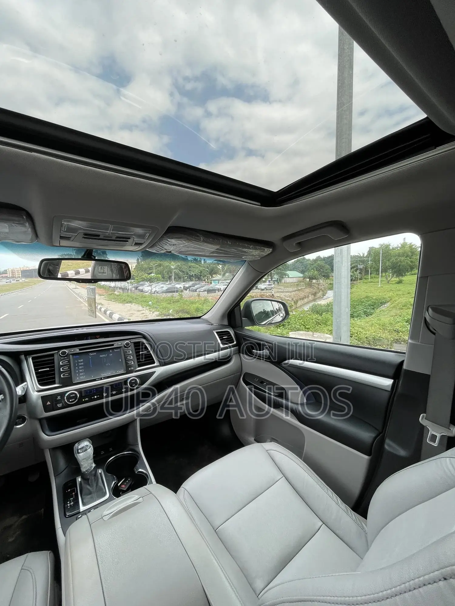Toyota Highlander XLE 4dr SUV AWD (3.5L 6cyl 6A) 2015 Gray