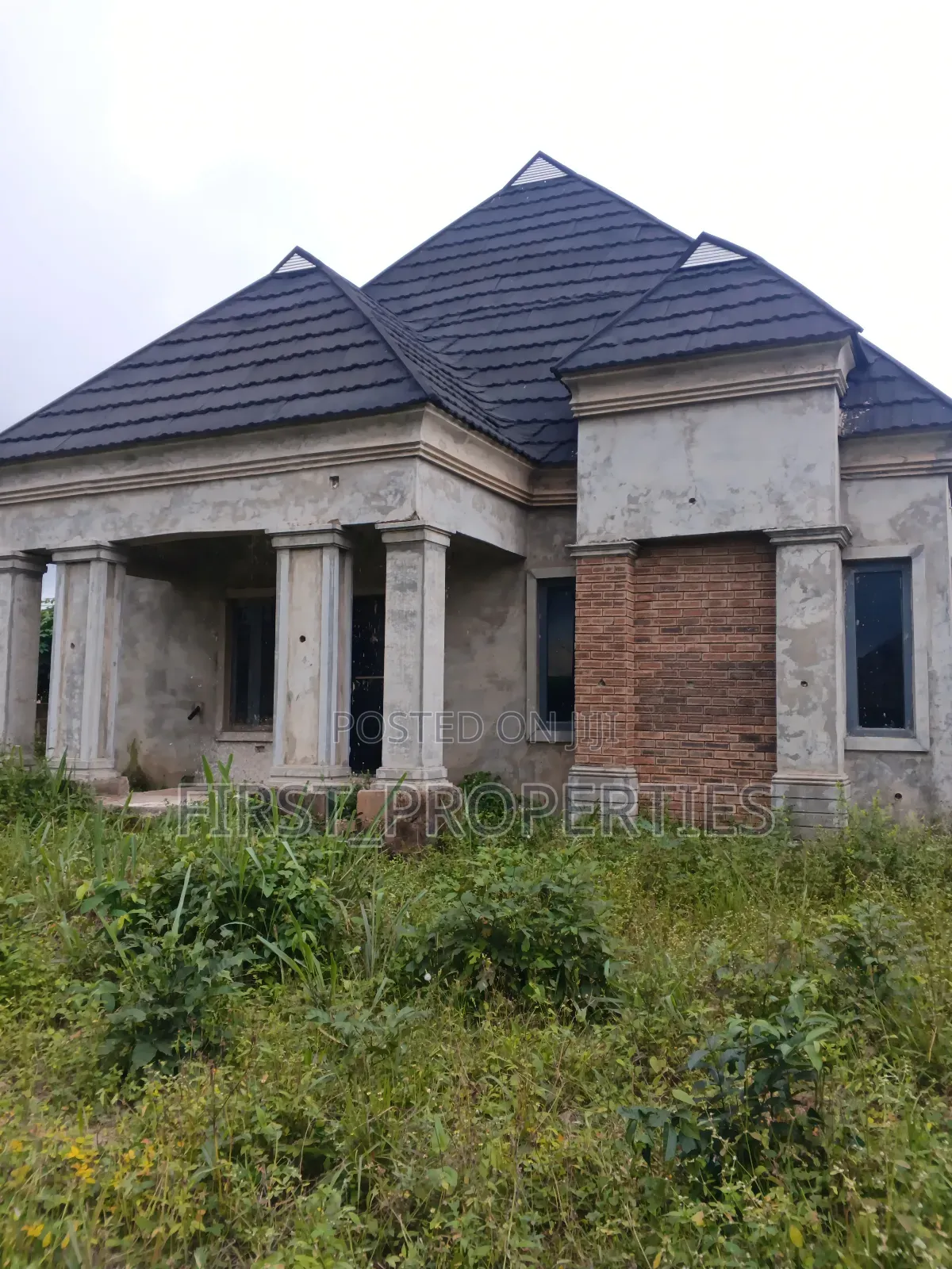 4bdrm Bungalow in Moganna Estate, Ibadan for sale