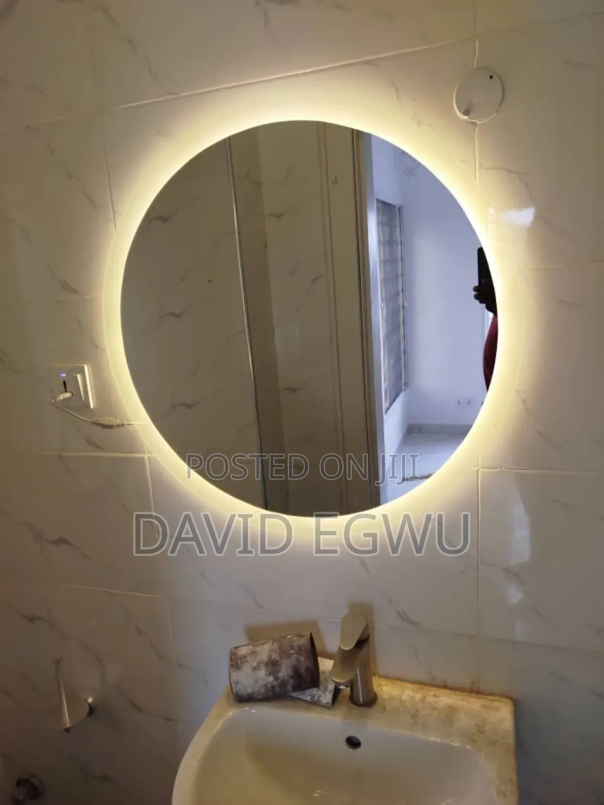 Round Mirror