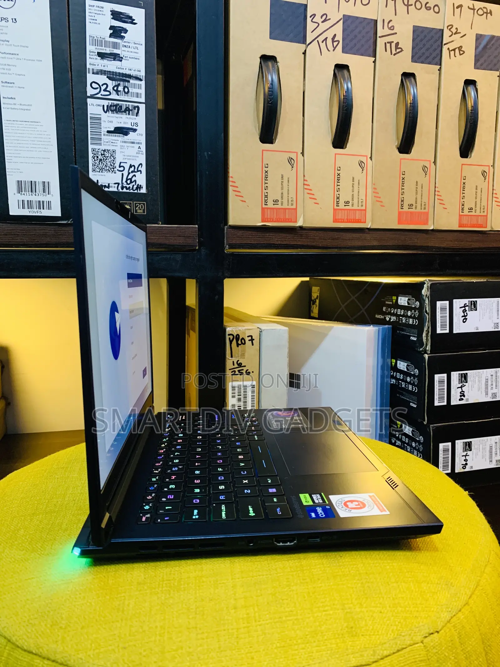 Laptop MSI Stealth 14 Studio A13VF 16GB Intel Core I7 SSD 1T