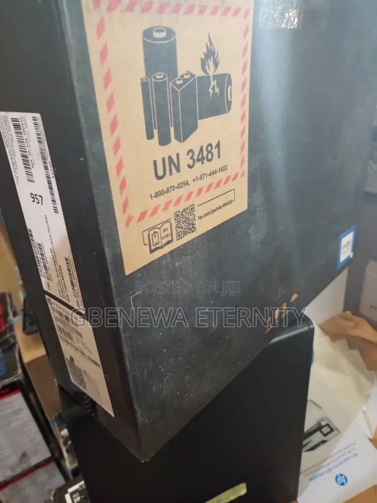 New Laptop HP Dragonfly G2 16GB Intel Core I7 SSD 512GB