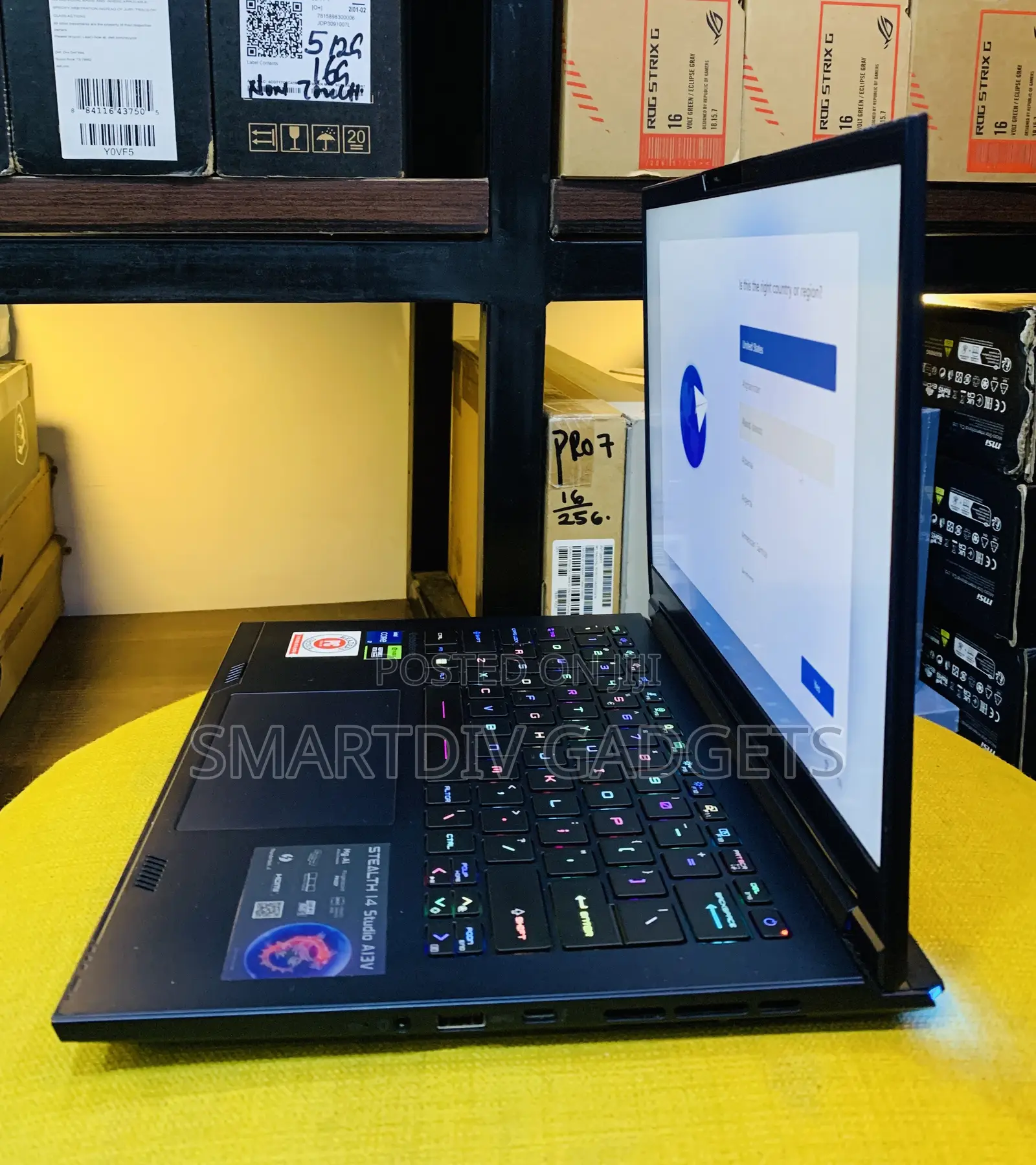 Laptop MSI Stealth 14 Studio A13VF 16GB Intel Core I7 SSD 1T