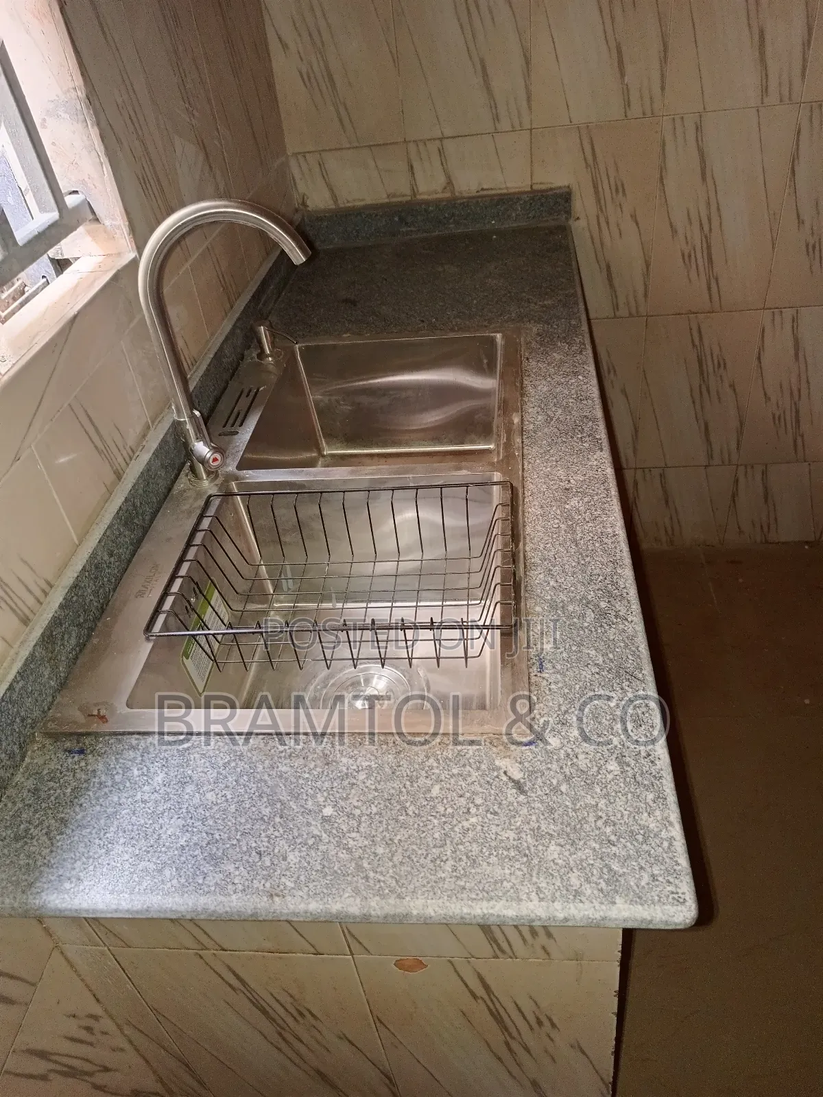 3bdrm Block of Flats in Durumi for rent
