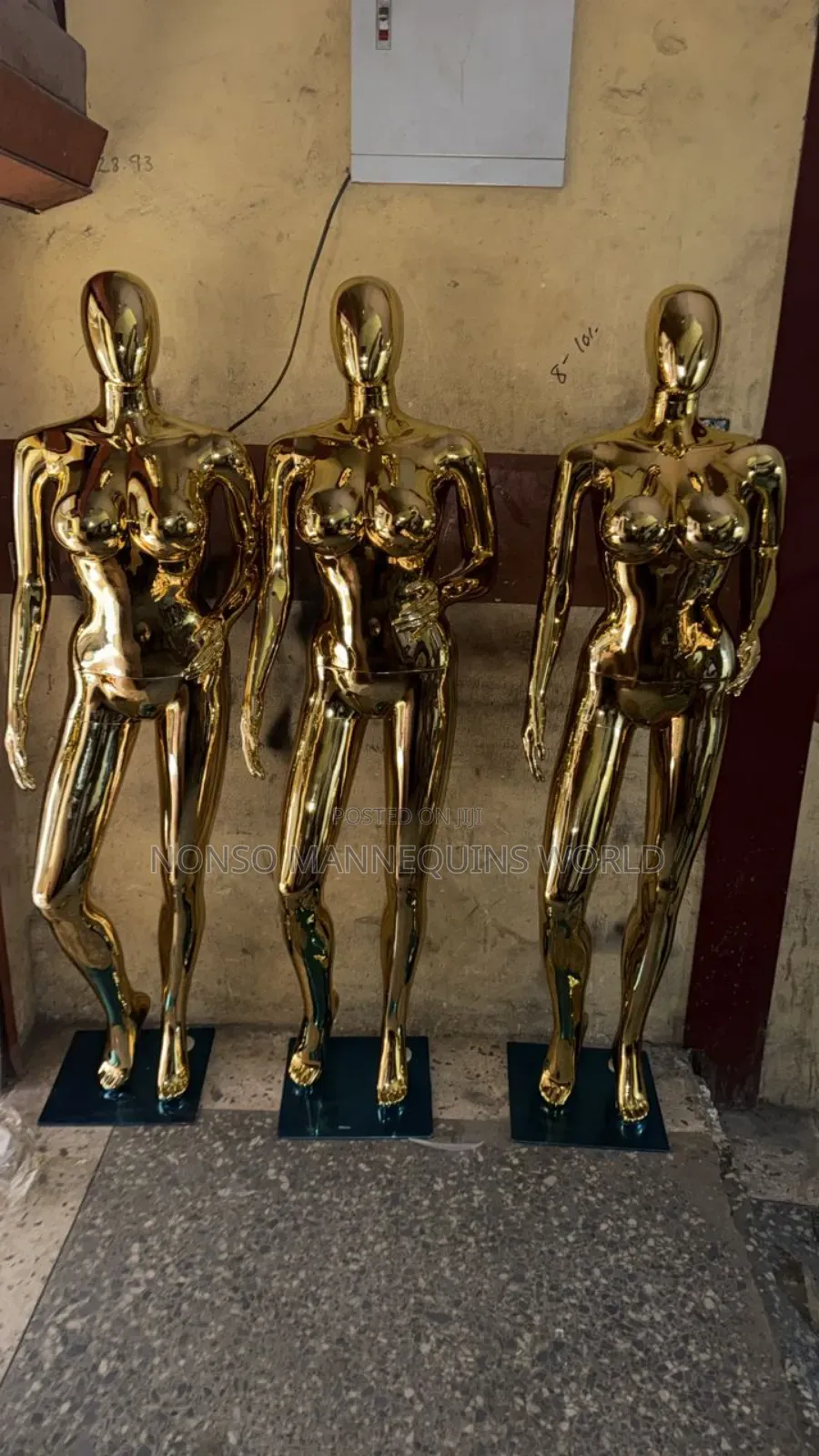 Egg Face Size 12 Female Gold Chrome Mannequin