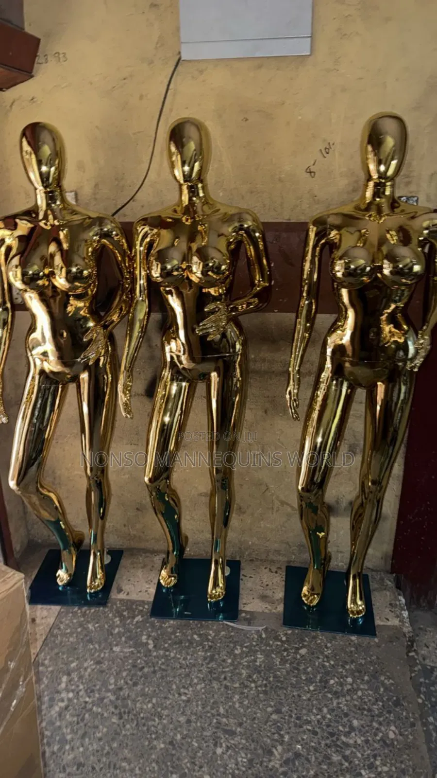 Egg Face Size 12 Female Gold Chrome Mannequin