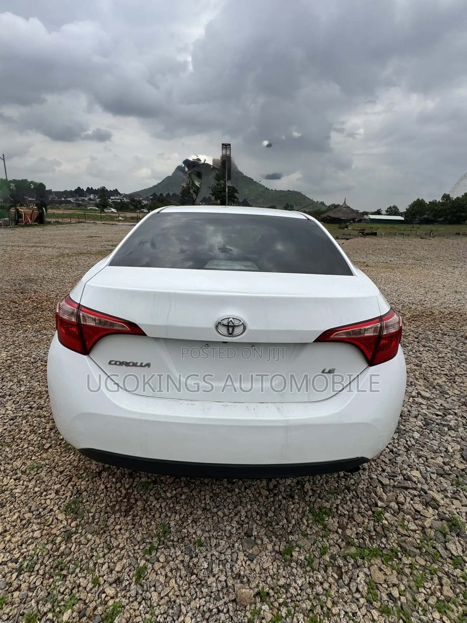 Toyota Corolla LE 4dr Sedan (1.8L 4cyl CVT) 2017 White