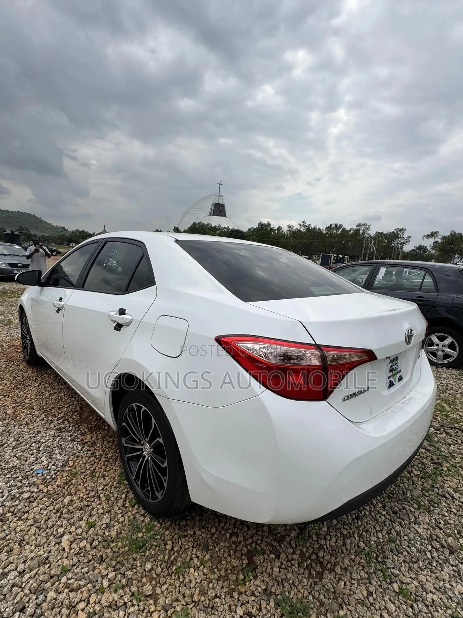 Toyota Corolla LE 4dr Sedan (1.8L 4cyl CVT) 2017 White
