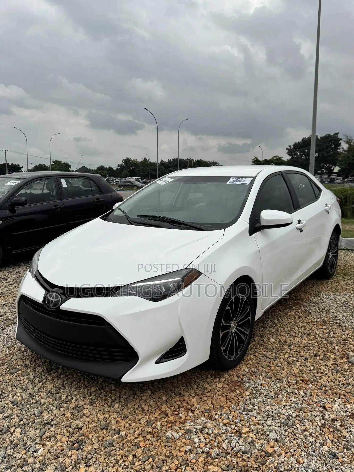 Toyota Corolla LE 4dr Sedan (1.8L 4cyl CVT) 2017 White