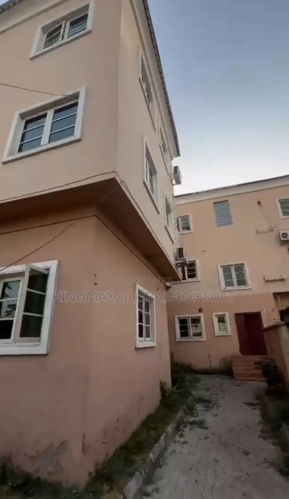 3bdrm Block of Flats in Wuse2 Abuja for sale