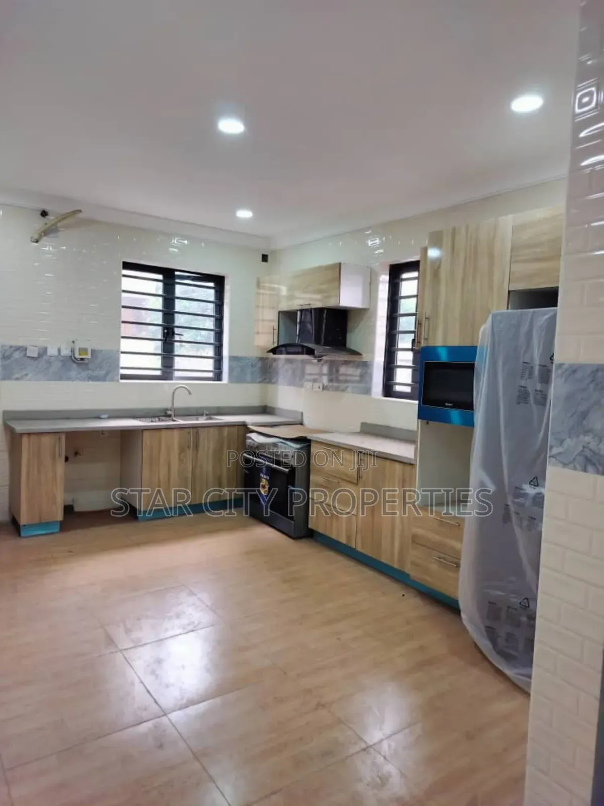 4bdrm Duplex in Shonibare for sale