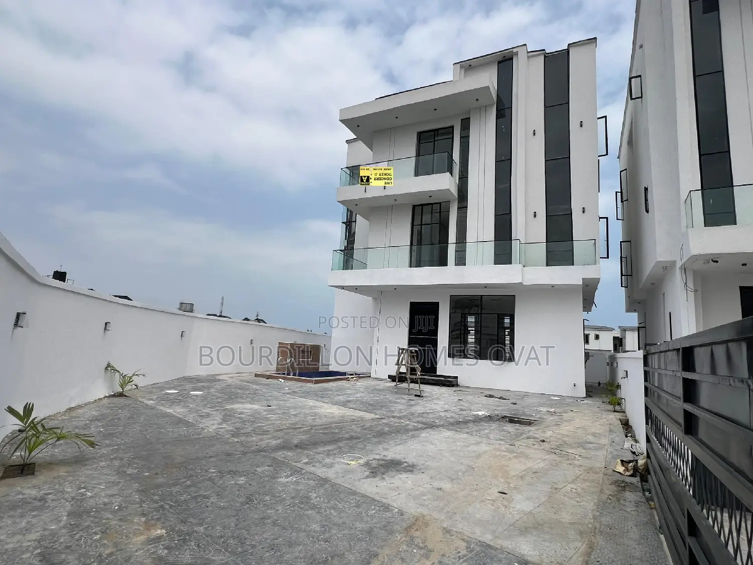 5bdrm Duplex in Lekki for sale