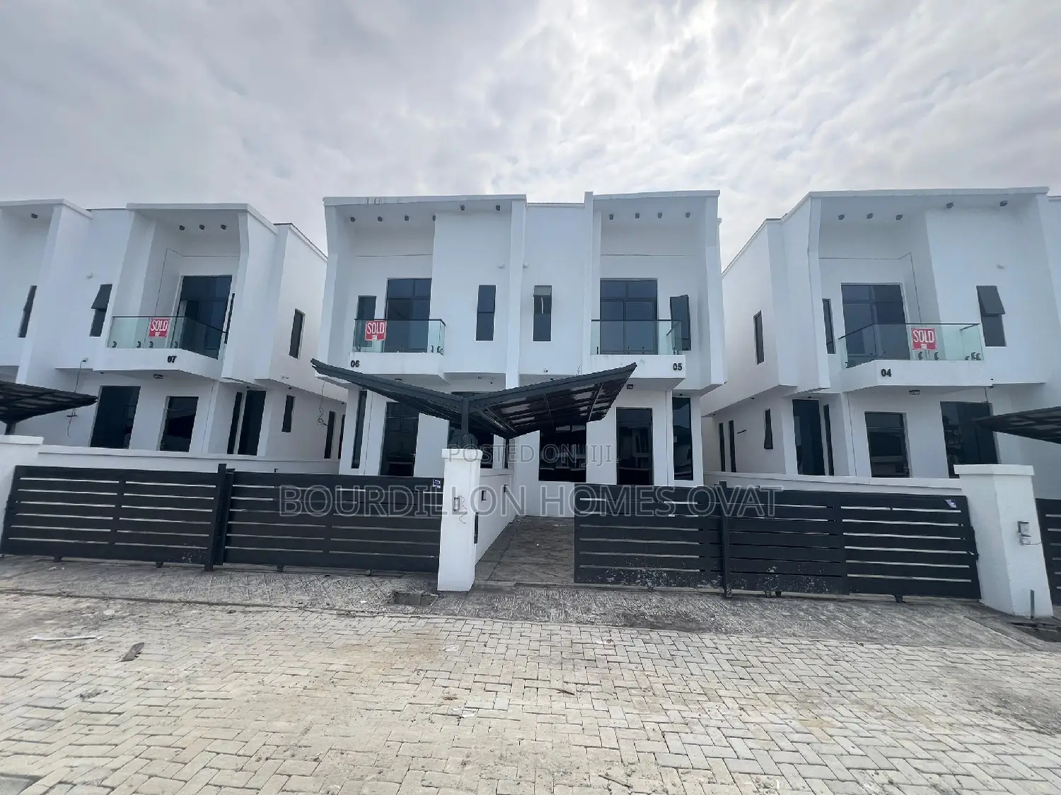 4bdrm Duplex in Lekki for sale