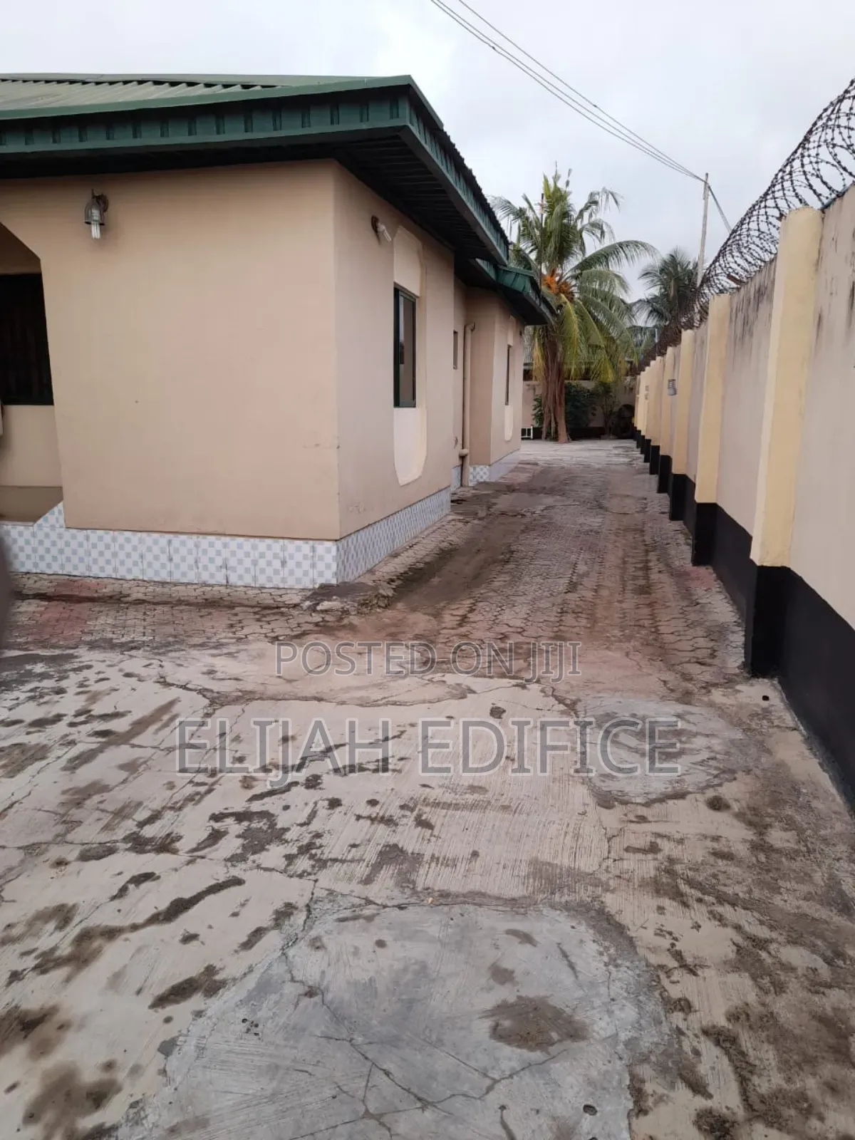 Furnished 4bdrm Bungalow in Ibeshe for sale