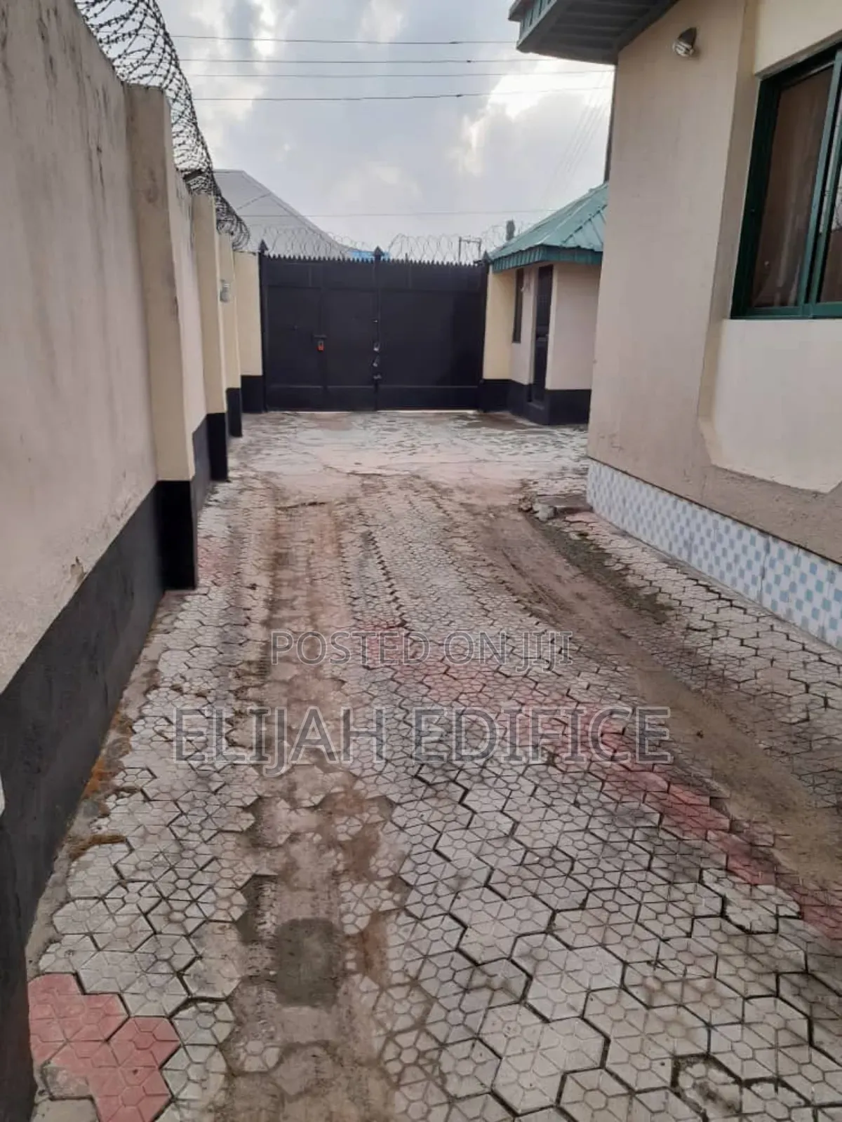Furnished 4bdrm Bungalow in Ibeshe for sale