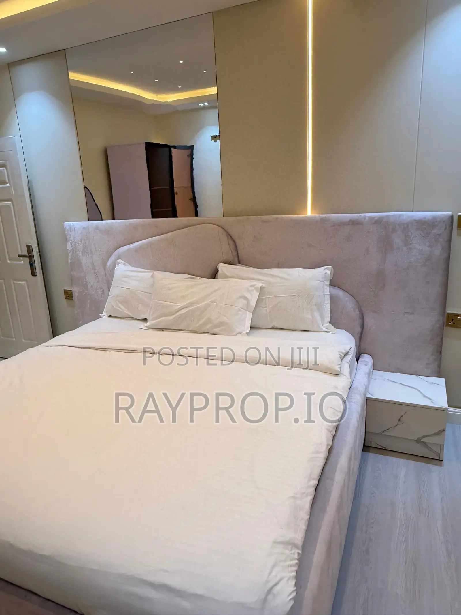 033352qv - 3 Bedroom Shortlet in Victoria Island
