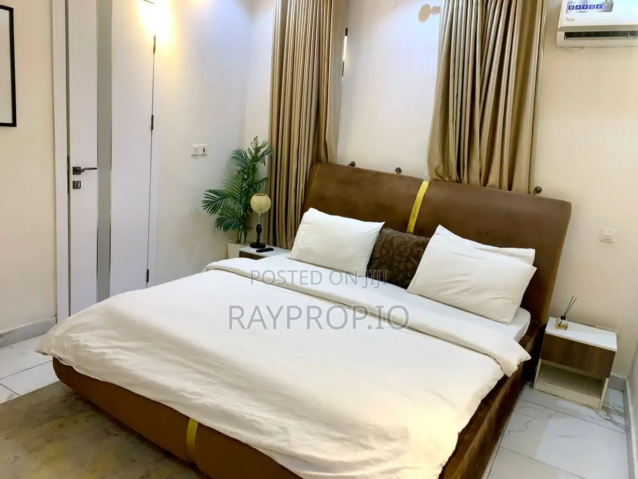 950256dd - 3 Bedroom Shortlet Off Freedom Way Lekki