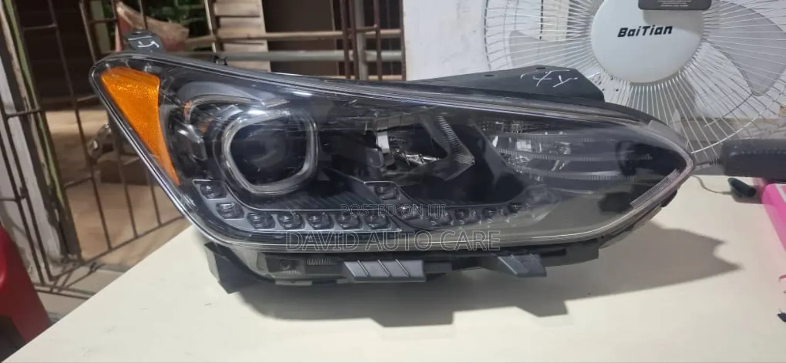 Hyundai Veloster Head Lamp 2018 Available