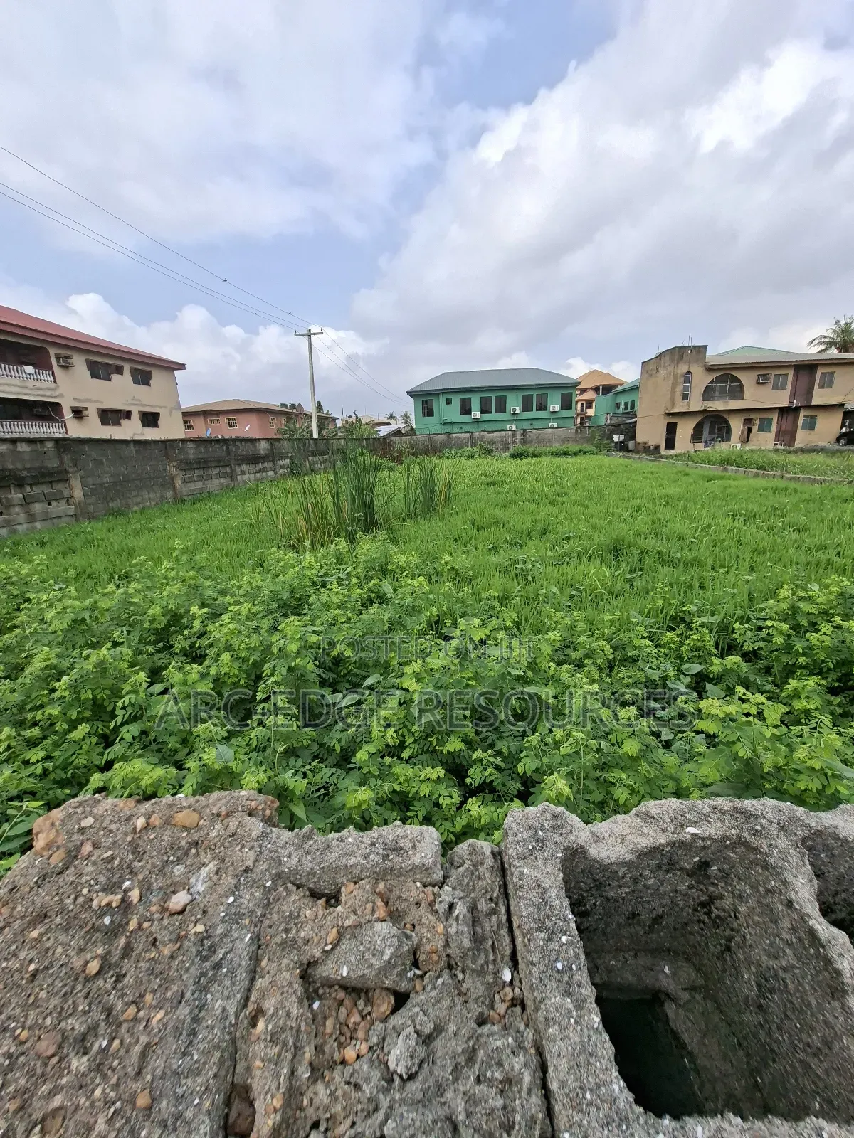 965sqm Cornerpiece Residential/Commercial Land