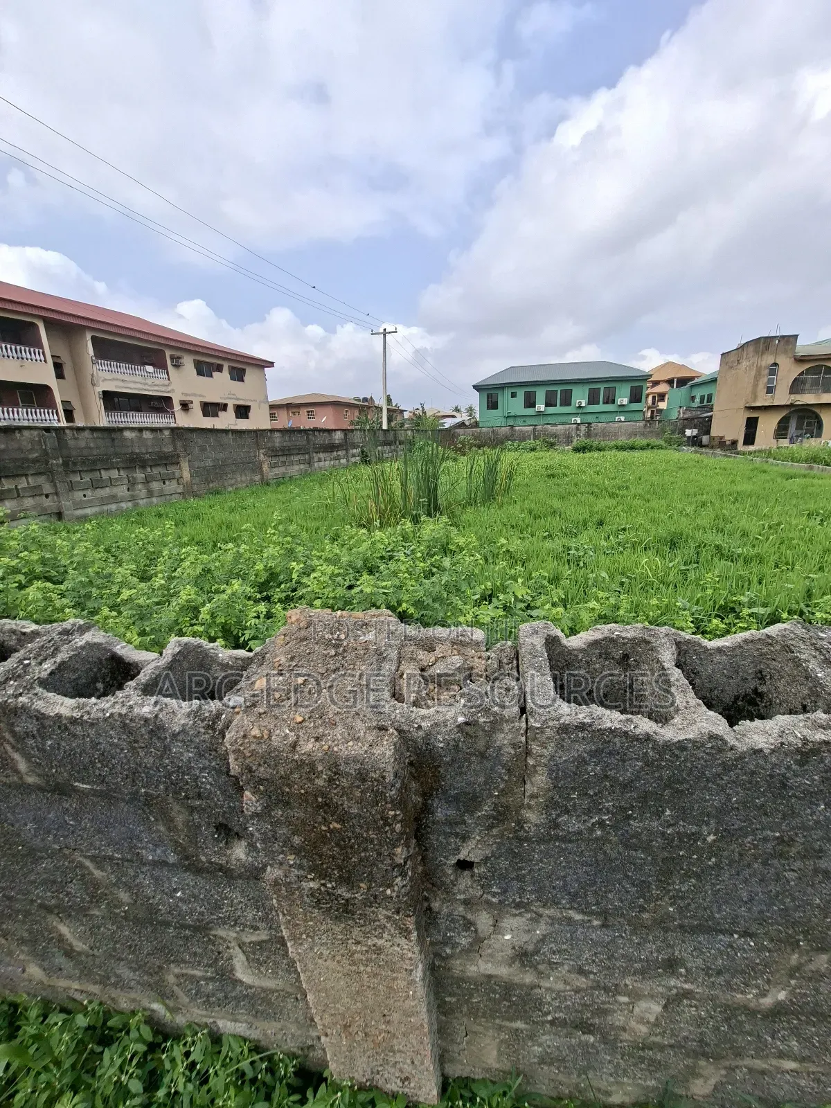 965sqm Cornerpiece Residential/Commercial Land